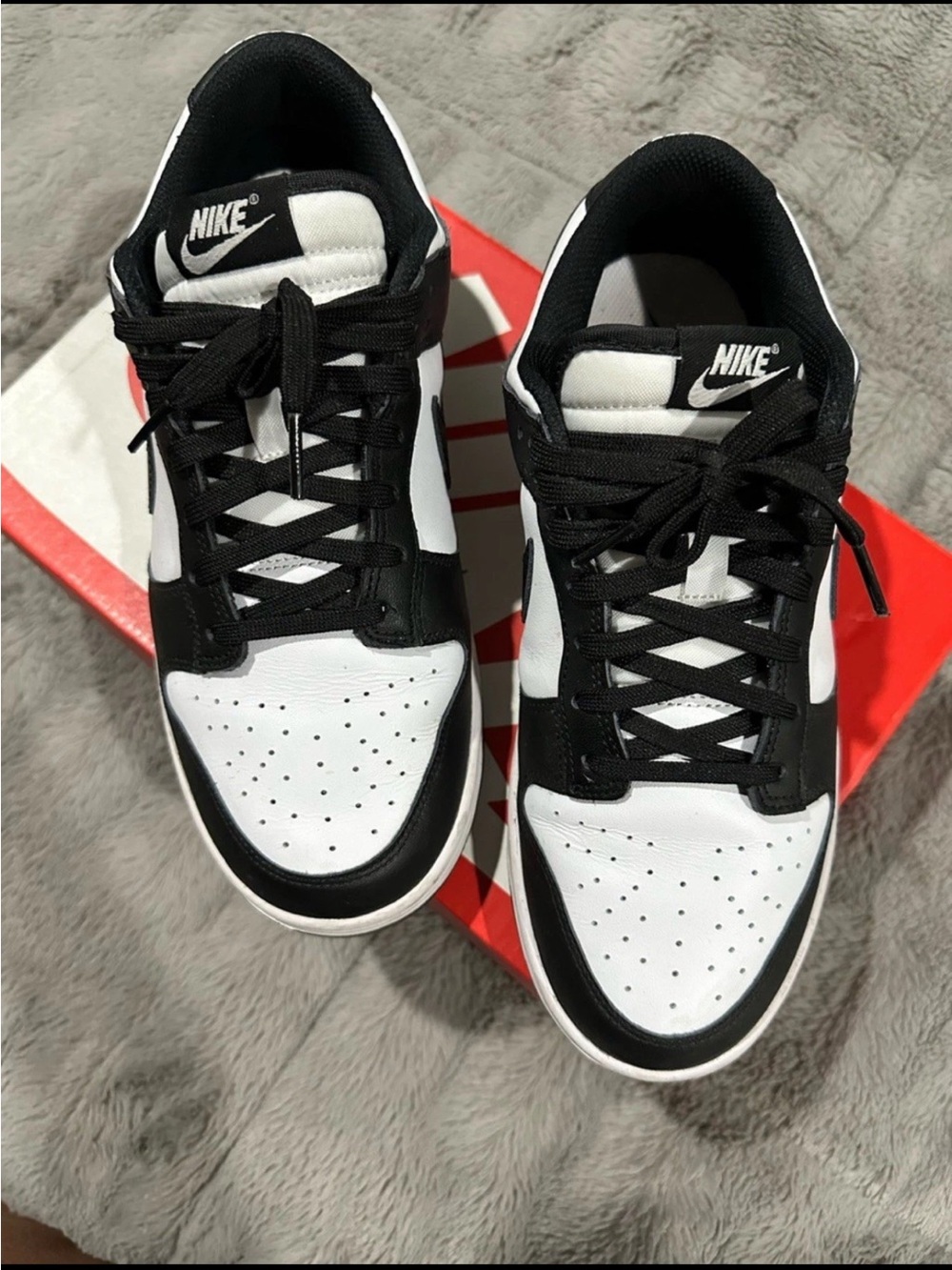 Nike Black and White Low-Top Dunks - Picture 3 of 5
